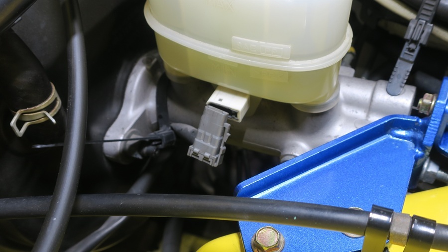 z32 bnr34(gt-r)ブレーキマスターシリンダーの交換