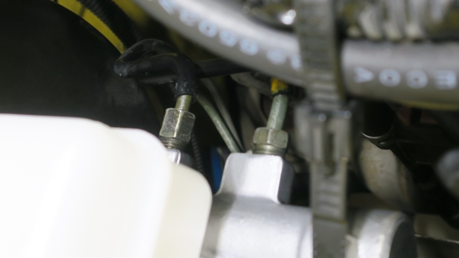 z32 bnr34(gt-r)ブレーキマスターシリンダーの交換