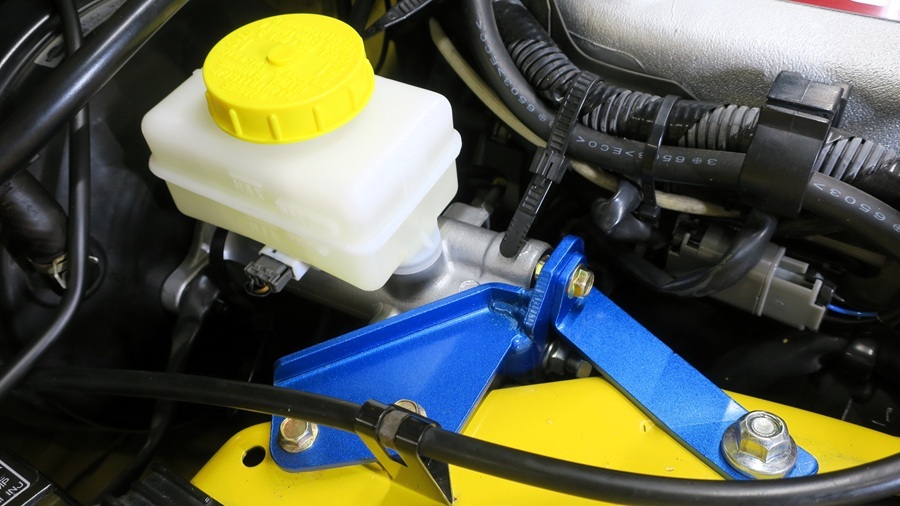 z32 bnr34(gt-r)ブレーキマスターシリンダーの交換