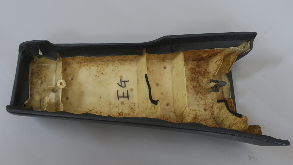 z32助手席ドア内張りの取外し